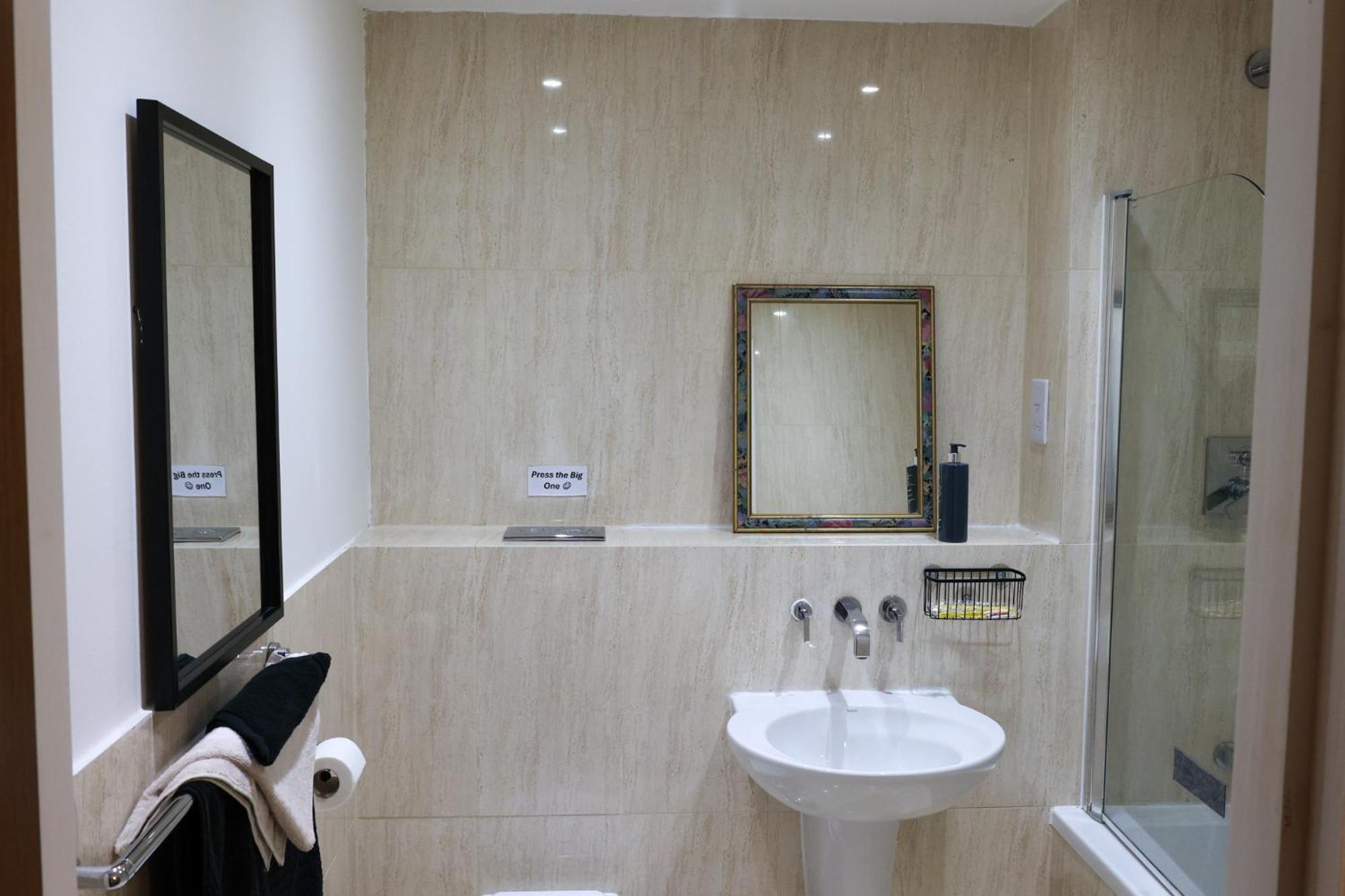 Centrally Located 1Br Apt Near Edg Cricket, University Of Bham, Priory Hospital & Cannon Hill Park Birmingham Extérieur photo